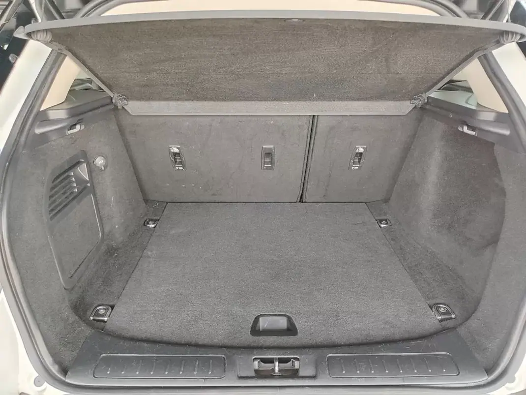 Land Rover Range Rover Evoque 2016 - 22750 EUR, 86400 km - AUTO.MOTO.pt - 86400km - foto 16 de 35