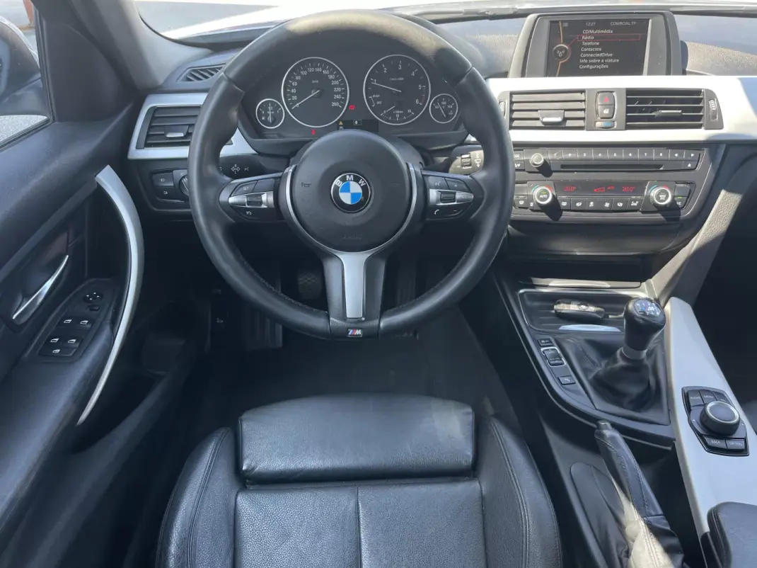 BMW 318 2014 - 15990 EUR, 203500 km - AUTO.MOTO.pt - 203500km - foto 9 de 19