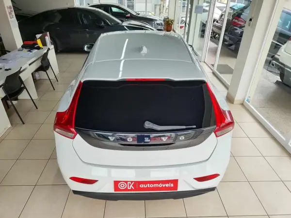 Volvo V40 2013 - 7750 EUR, 298000 km - AUTO.MOTO.pt - 298000km - foto 12 de 36