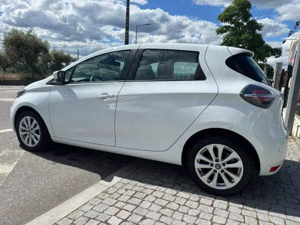 Renault Zoe 2020 - 17900 EUR, 44039 km - AUTO.MOTO.pt - 44039km - foto 4 de 33