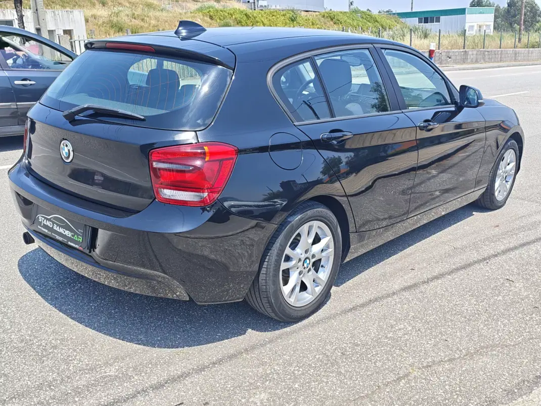 BMW 116 2011 - 11000 EUR, 231000 km - 231000km - foto 6 de 26