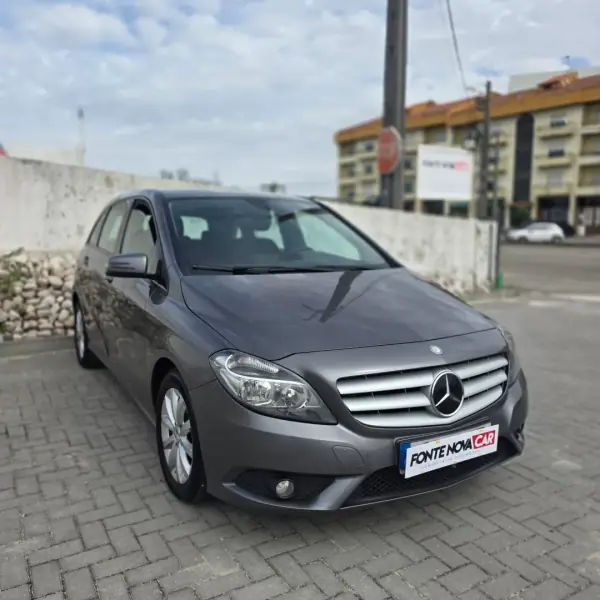 Mercedes-Benz A 200 CDI (BlueEFFICIENCY) Urban 2012 Diesel