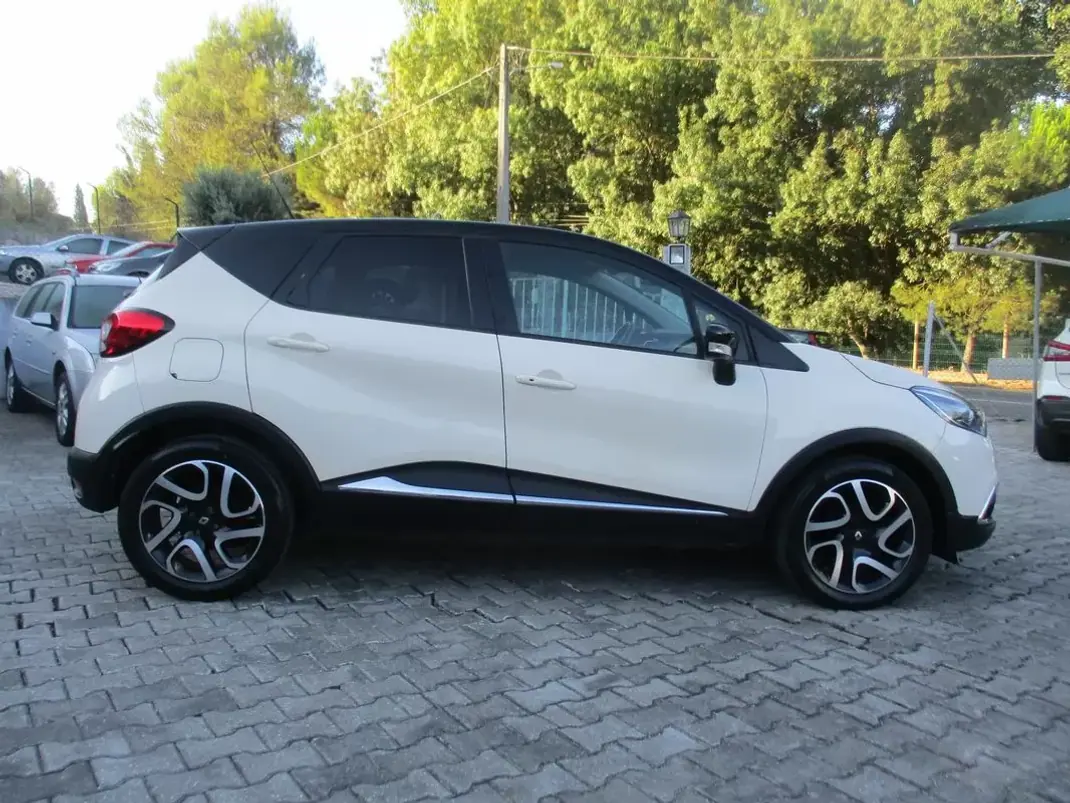Renault Captur 2015 - 9990 EUR, 130000 km - 130000km - foto 8 de 22