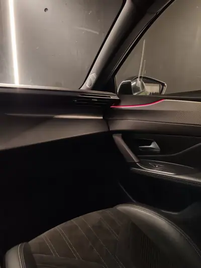 Peugeot 308 2022 - 22750 EUR, 133135 km - AUTO.MOTO.pt - 133135km - foto 18 de 26