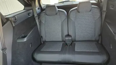 Peugeot 5008 2025 - 29900 EUR, 33543 km - 33543km - foto 14 de 25