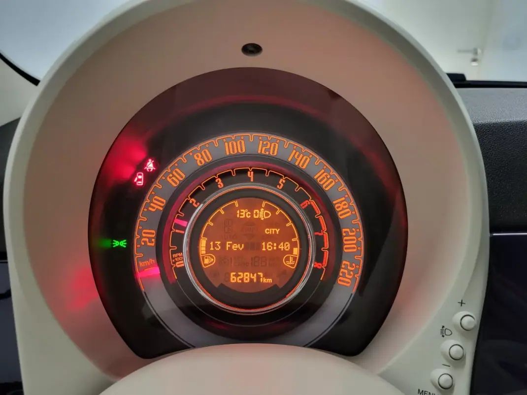 Fiat 500C 2019 - 11750 EUR, 62847 km - AUTO.MOTO.pt - 62847km - foto 15 de 22