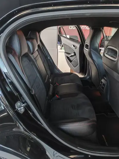 Mercedes-Benz GLA 200 2018 - 22750 EUR, 191200 km - AUTO.MOTO.pt - 191200km - foto 17 de 36
