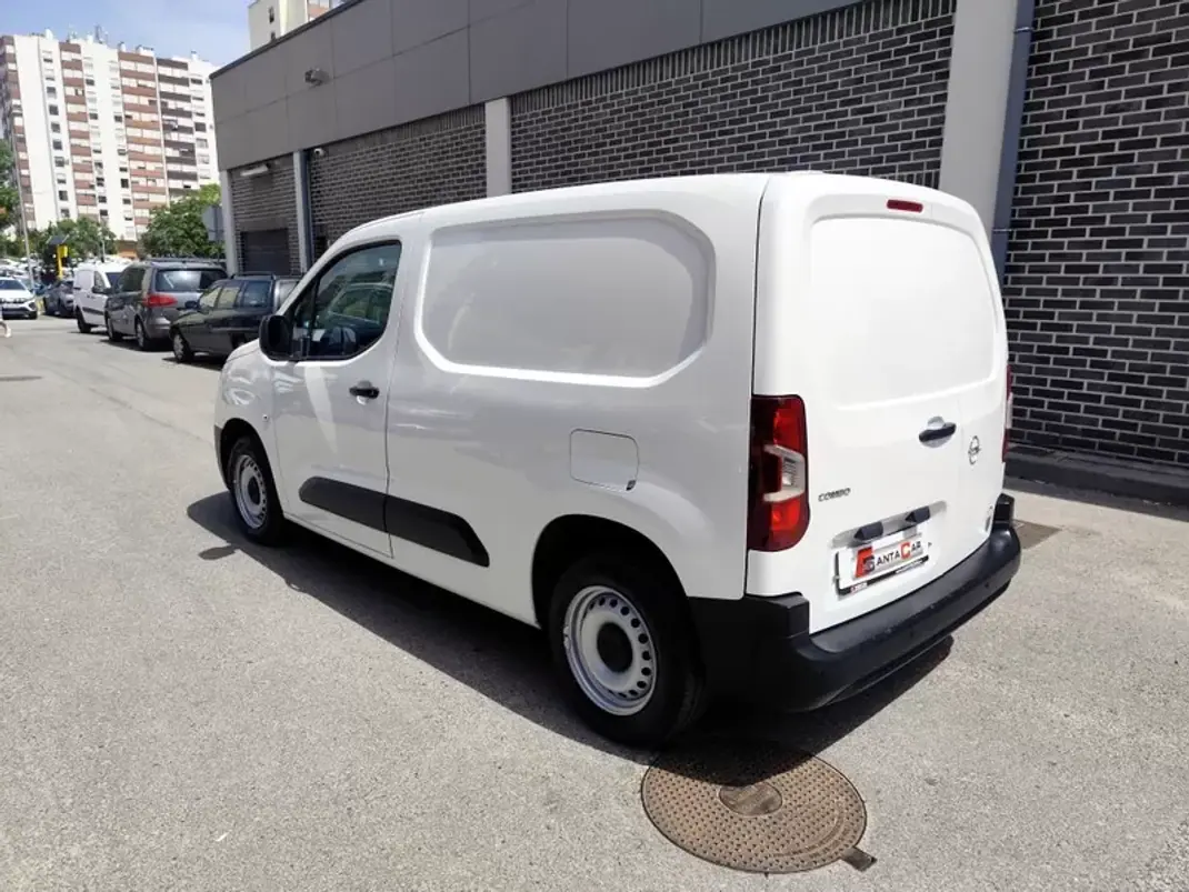 Opel COMBO 2019 - 11980 EUR, 162000 km - AUTO.MOTO.pt - 162000km - foto 11 de 21