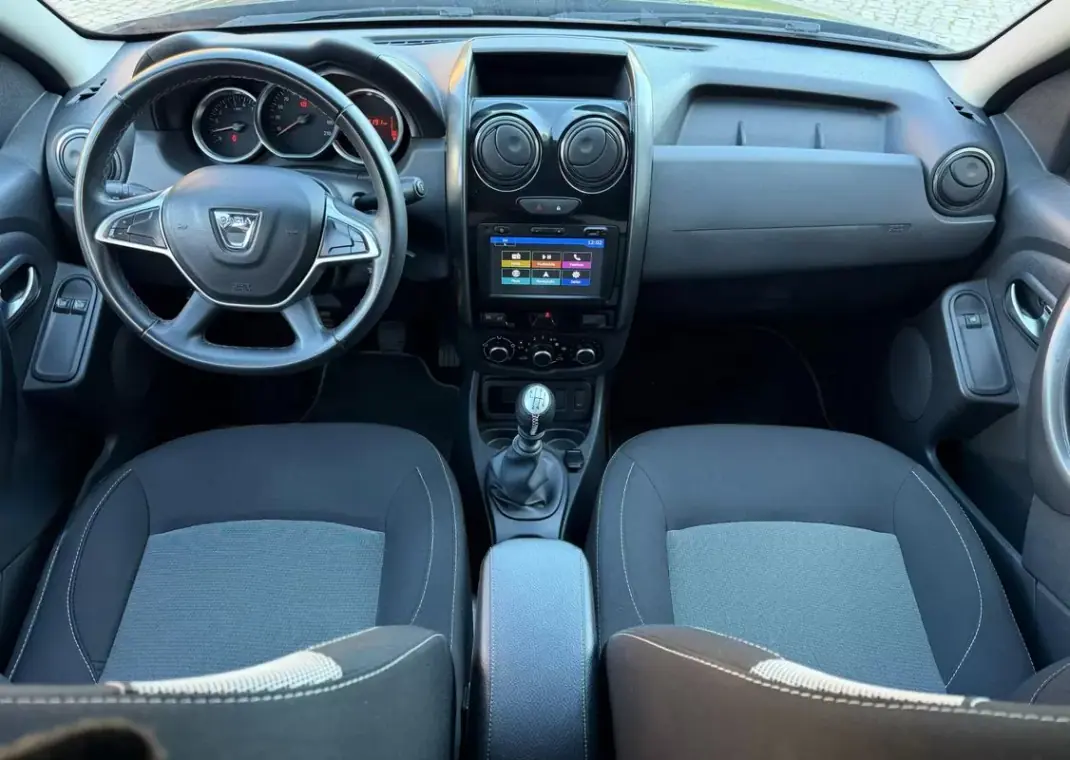 Dacia Duster 2018 - 12900 EUR, 131000 km - AUTO.MOTO.pt - 131000km - foto 27 de 31