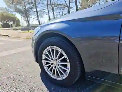Mercedes-Benz C 200 2015 - 11500 EUR, 326000 km - AUTO.MOTO.pt - 326000km - foto 15 de 15