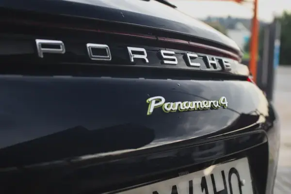 Porsche Panamera Sport Turismo 2019 - 67480 EUR, 97640 km - AUTO.MOTO.pt - 97640km - foto 65 de 71