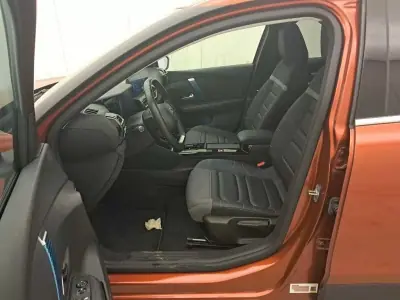 Citroën e-C4 2022 - 18750 EUR, 13383 km - 13383km - foto 6 de 8