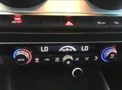 Audi Q2 2017 - 16000 EUR, 196000 km - AUTO.MOTO.pt - 196000km - foto 9 de 11