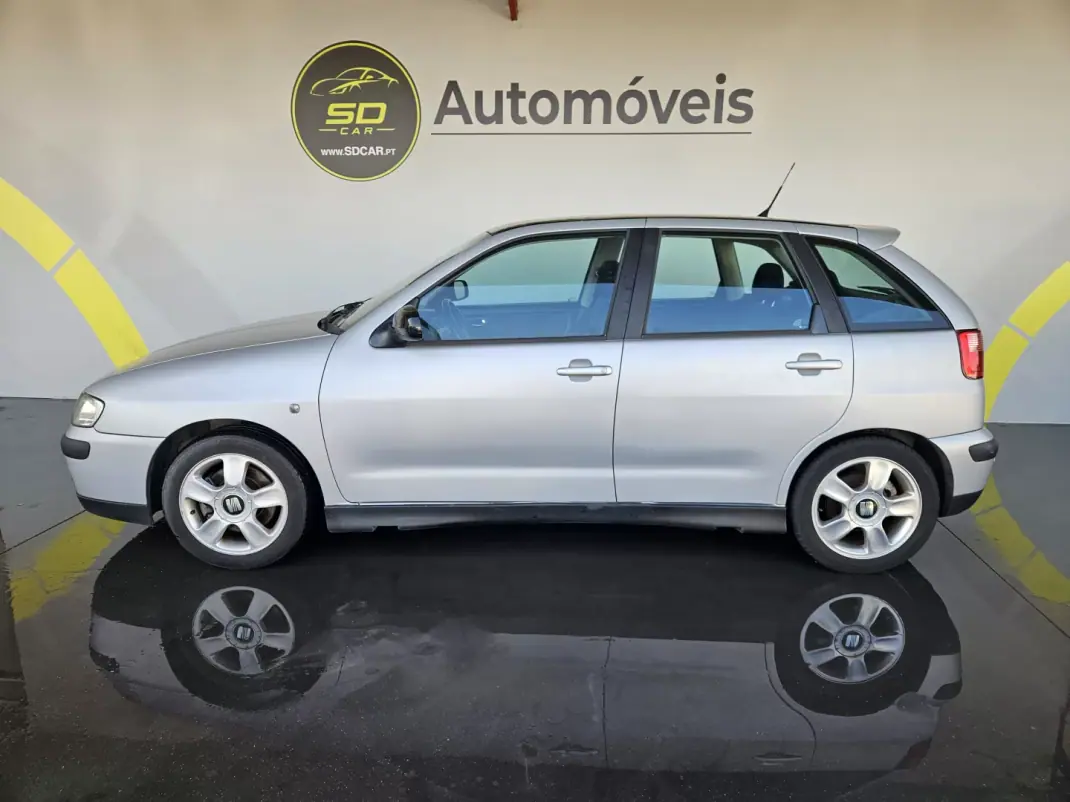 SEAT Ibiza 2001 - 2650 EUR, 277000 km - AUTO.MOTO.pt - 277000km - foto 2 de 10