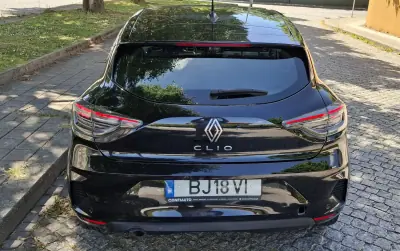 Renault Clio 2024 - 15900 EUR, 158000 km - AUTO.MOTO.pt - 158000km - foto 6 de 6