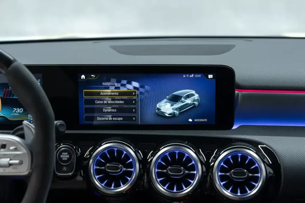Mercedes-Benz A 45 AMG 2022 - 54950 EUR, 60000 km - 60000km - foto 42 de 57