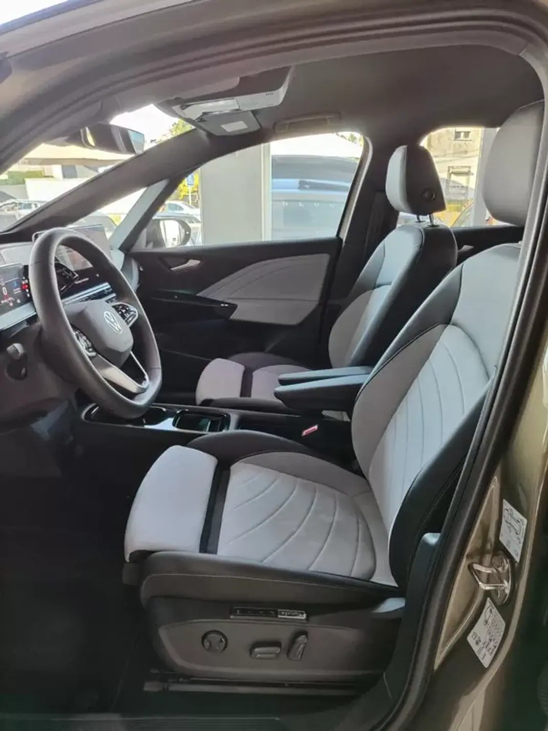 Volkswagen ID.3 2024 - 32750 EUR, 4000 km - AUTO.MOTO.pt - 4000km - foto 13 de 36