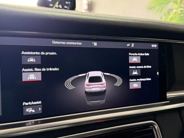 Porsche Panamera Sport Turismo 2020 - 63990 EUR, 148987 km - AUTO.MOTO.pt - 148987km - foto 21 de 27