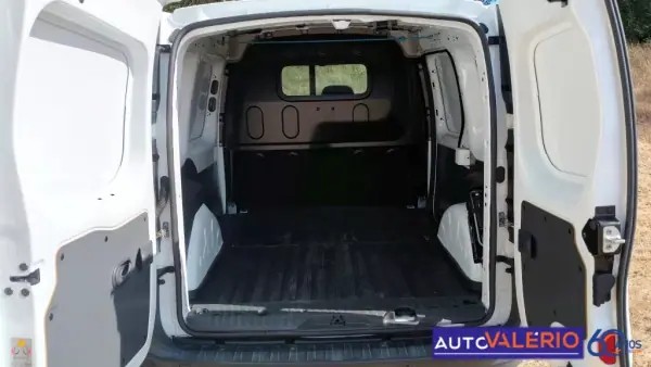 Renault Kangoo 2020 - 11950 EUR, 23421 km - AUTO.MOTO.pt - 23421km - foto 5 de 25