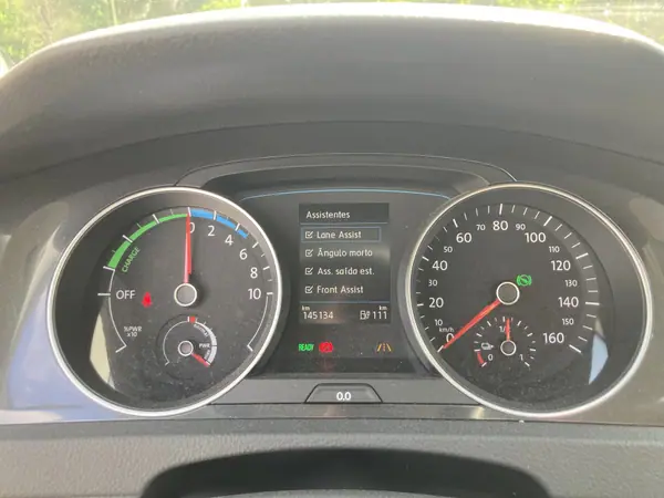 Volkswagen e-Golf 2017 - 14900 EUR, 180000 km - AUTO.MOTO.pt - 180000km - foto 18 de 25
