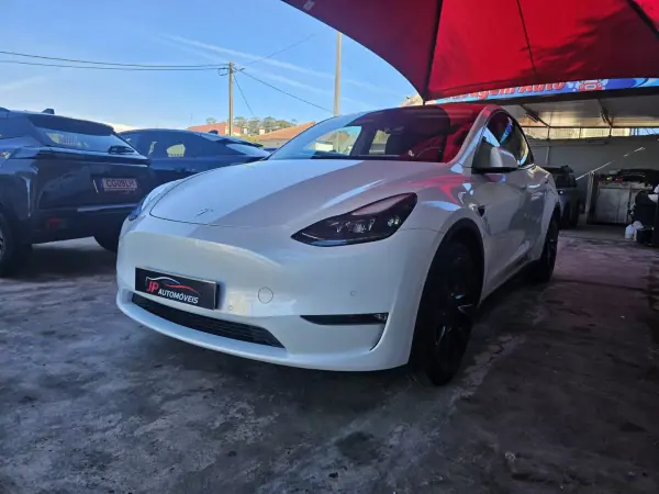 Tesla Model Y 2021 — foto 3 de 16