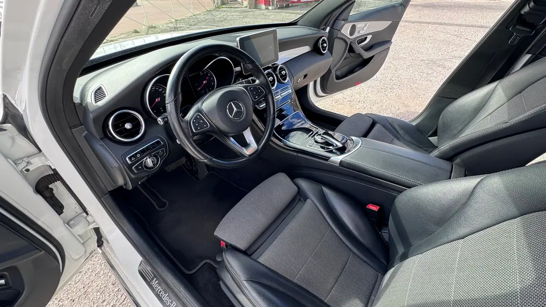 Mercedes-Benz C 200 2015 - 20500 EUR, 104000 km - AUTO.MOTO.pt - 104000km - foto 2 de 21