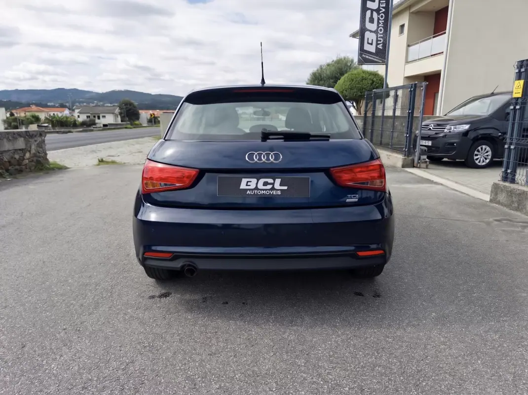 Audi A1 Sportback 2015 - 11990 EUR, 172000 km - 172000km - foto 6 de 39
