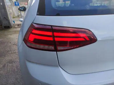 Volkswagen Golf 2018 - 15900 EUR, 106000 km - AUTO.MOTO.pt - 106000km - foto 28 de 29