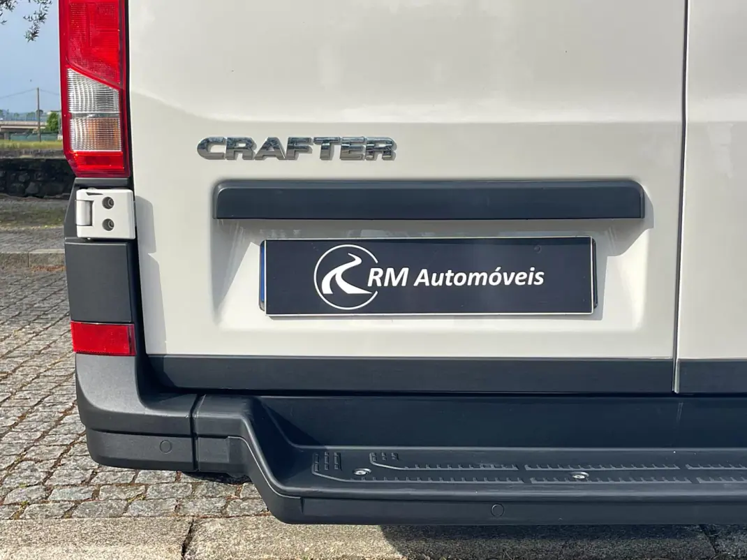 VW Crafter 2.0 TDI L3H3 IVA Dedutível 2022 - 26450 EUR, 128000 km - AUTO.MOTO.pt - 128000km - foto 14 de 33