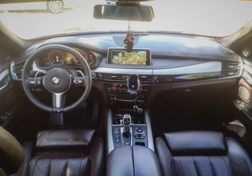 BMW X5 2015 - 43500 EUR, 151421 km - 151421km - foto 9 de 19