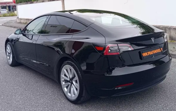 Tesla Model 3 2021 - 28990 EUR, 64400 km - AUTO.MOTO.pt - 64400km - foto 5 de 16