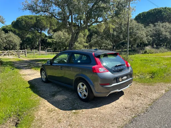 Volvo C30 2010 - 6500 EUR, 218000 km - AUTO.MOTO.pt - 218000km - foto 2 de 8