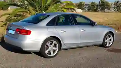 Audi A4 2010 - 9450 EUR, 236000 km - 236000km - foto 4 de 9