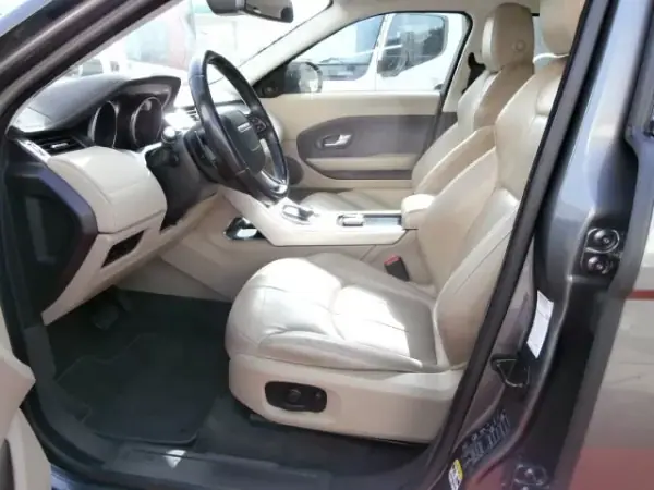 Land Rover Range Rover Evoque 2019 - 25500 EUR, 158956 km - AUTO.MOTO.pt - 158956km - foto 10 de 33