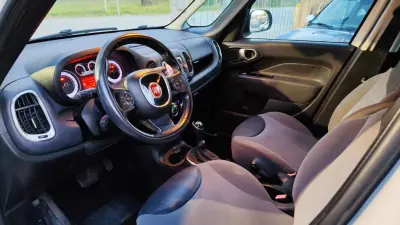 Fiat 500L 2014 - 10900 EUR, 142000 km - AUTO.MOTO.pt - 142000km - foto 7 de 14