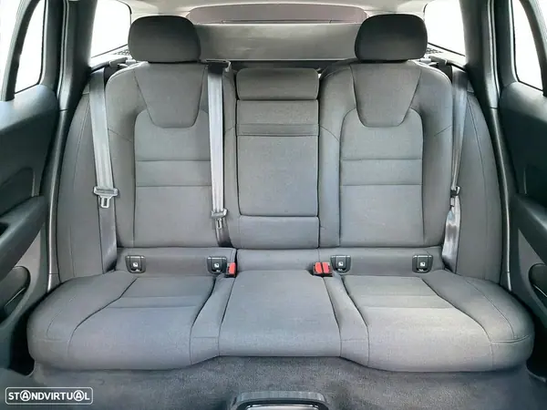 Volvo V60 2021 - 25990 EUR, 82125 km - AUTO.MOTO.pt - 82125km - foto 7 de 51