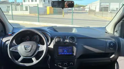 Dacia Lodgy 2018 - 9800 EUR, 107165 km - foto 6 de 13