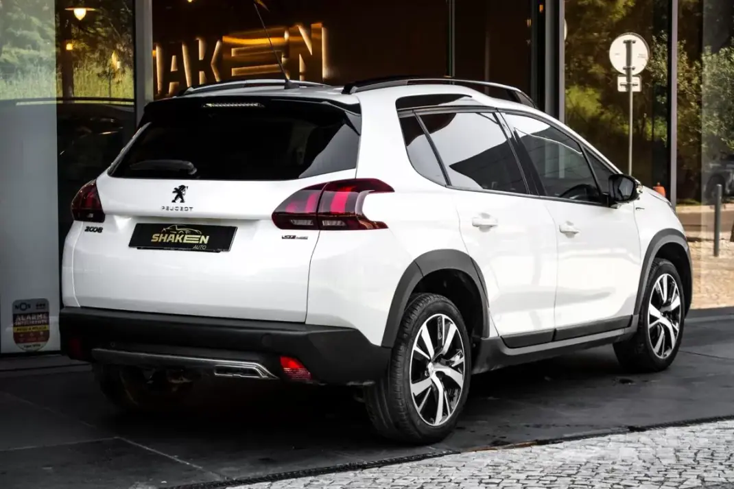 Peugeot 2008 2018 - 11890 EUR, 60033 km - AUTO.MOTO.pt - 60033km - foto 4 de 41