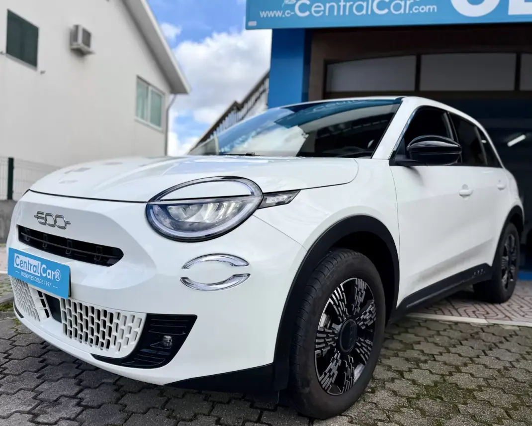 Fiat 600 2025 - 20950 EUR, 6000 km - AUTO.MOTO.pt - 6000km - foto 5 de 31