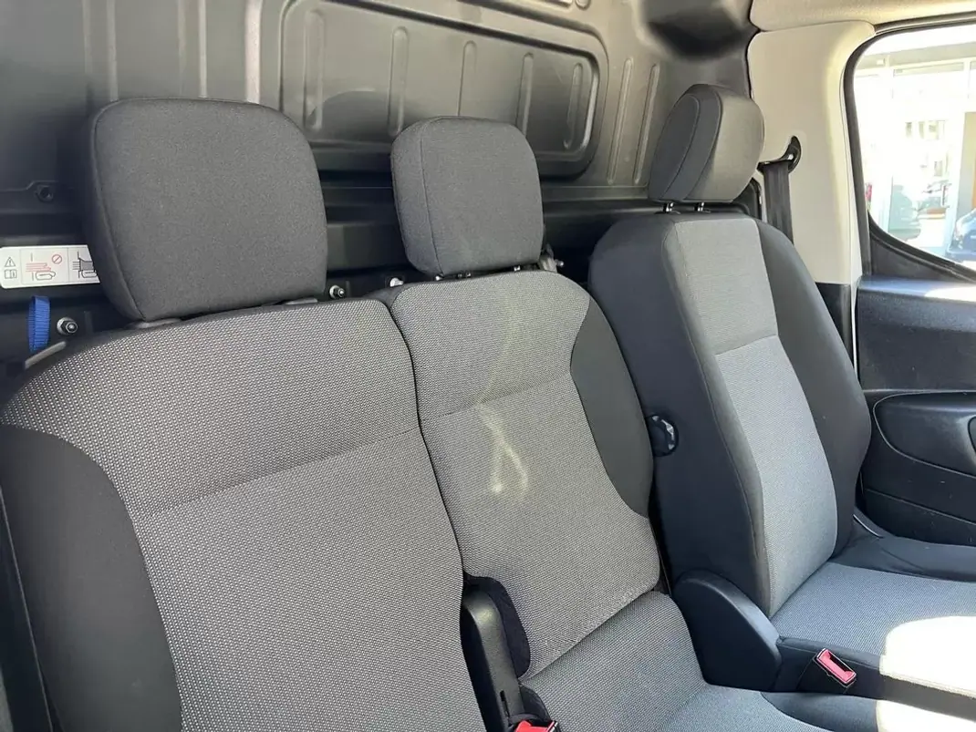 Peugeot 2019 - 12300 EUR, 92000 km - AUTO.MOTO.pt - 92000km - foto 17 de 19