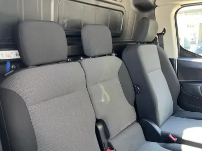 Peugeot 2019 - 12300 EUR, 92000 km - AUTO.MOTO.pt - 92000km - foto 17 de 19