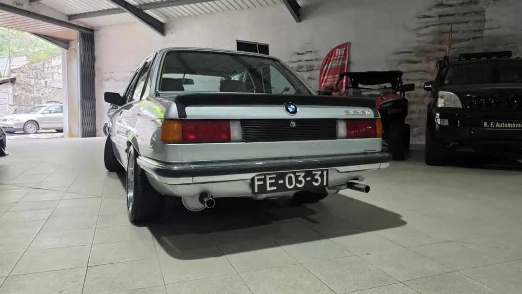 BMW 323 1982 - 27500 EUR, 224548 km - AUTO.MOTO.pt - 224548km - foto 12 de 44