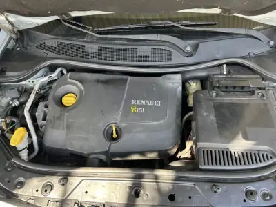 Renault Mégane 2003 - 2999 EUR, 330000 km - AUTO.MOTO.pt - 330000km - foto 10 de 10