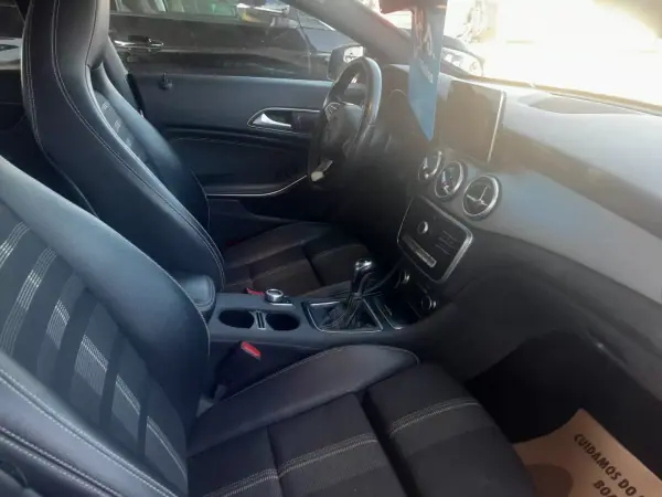 Mercedes-Benz CLA 200 2016 - 21800 EUR, 150000 km - AUTO.MOTO.pt - 150000km - foto 7 de 12