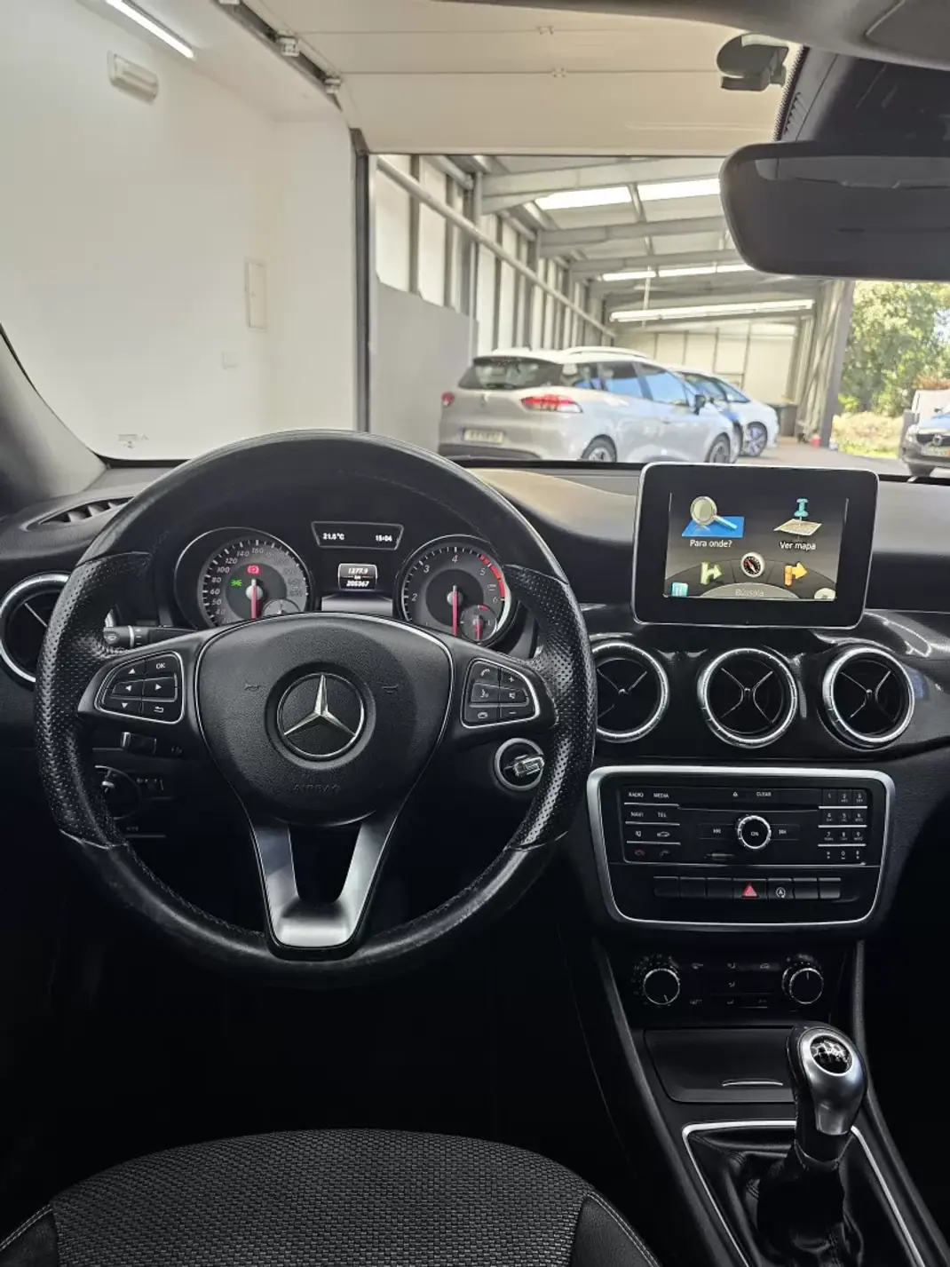 Mercedes-Benz CLA 180 2015 - 14000 EUR, 205367 km - 205367km - foto 48 de 51