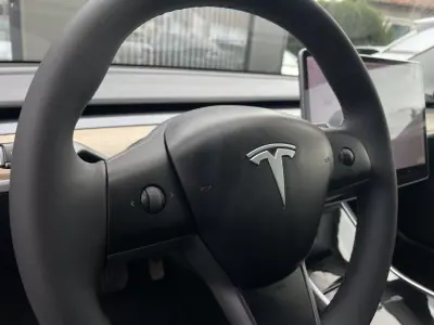 Tesla Model 3 2020 - 25995 EUR, 80043 km - AUTO.MOTO.pt - 80043km - foto 41 de 43