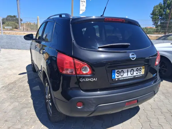 Nissan Qashqai 2010 - 6800 EUR, 250000 km - AUTO.MOTO.pt - 250000km - foto 4 de 8