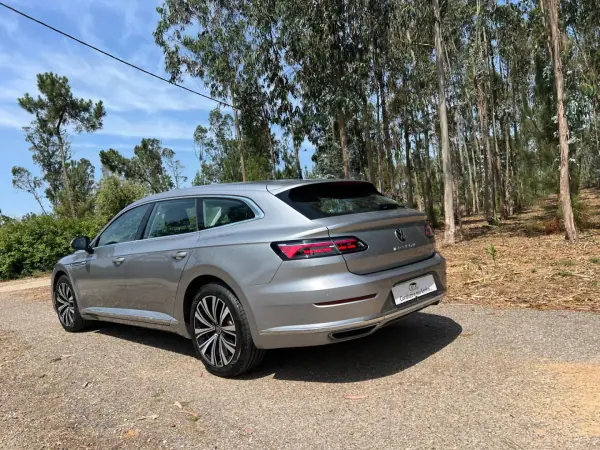 Volkswagen Arteon Shooting Brake 2021 - 27900 EUR, 89450 km - AUTO.MOTO.pt - 89450km - foto 11 de 43