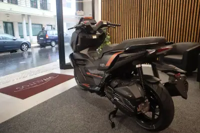 2026 - 2990 EUR, 1 km - AUTO.MOTO.pt - 1km - foto 17 de 27