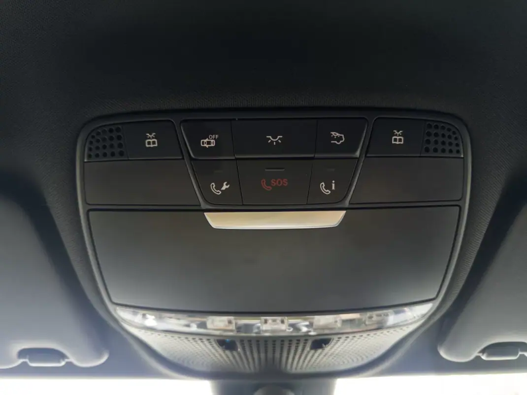 Mercedes-Benz C 200 2017 - 23990 EUR, 147000 km - AUTO.MOTO.pt - 147000km - foto 30 de 50